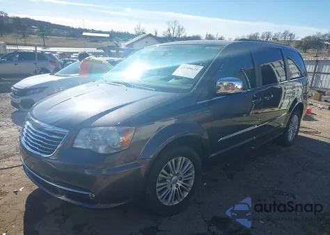 2015 Chrysler Town & Country Touring-L z USA, uszkodzony, nr VIN 2C4RC1CG2FR620120